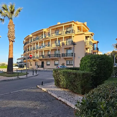 2 Bed Appartment, Close To The Apartment *